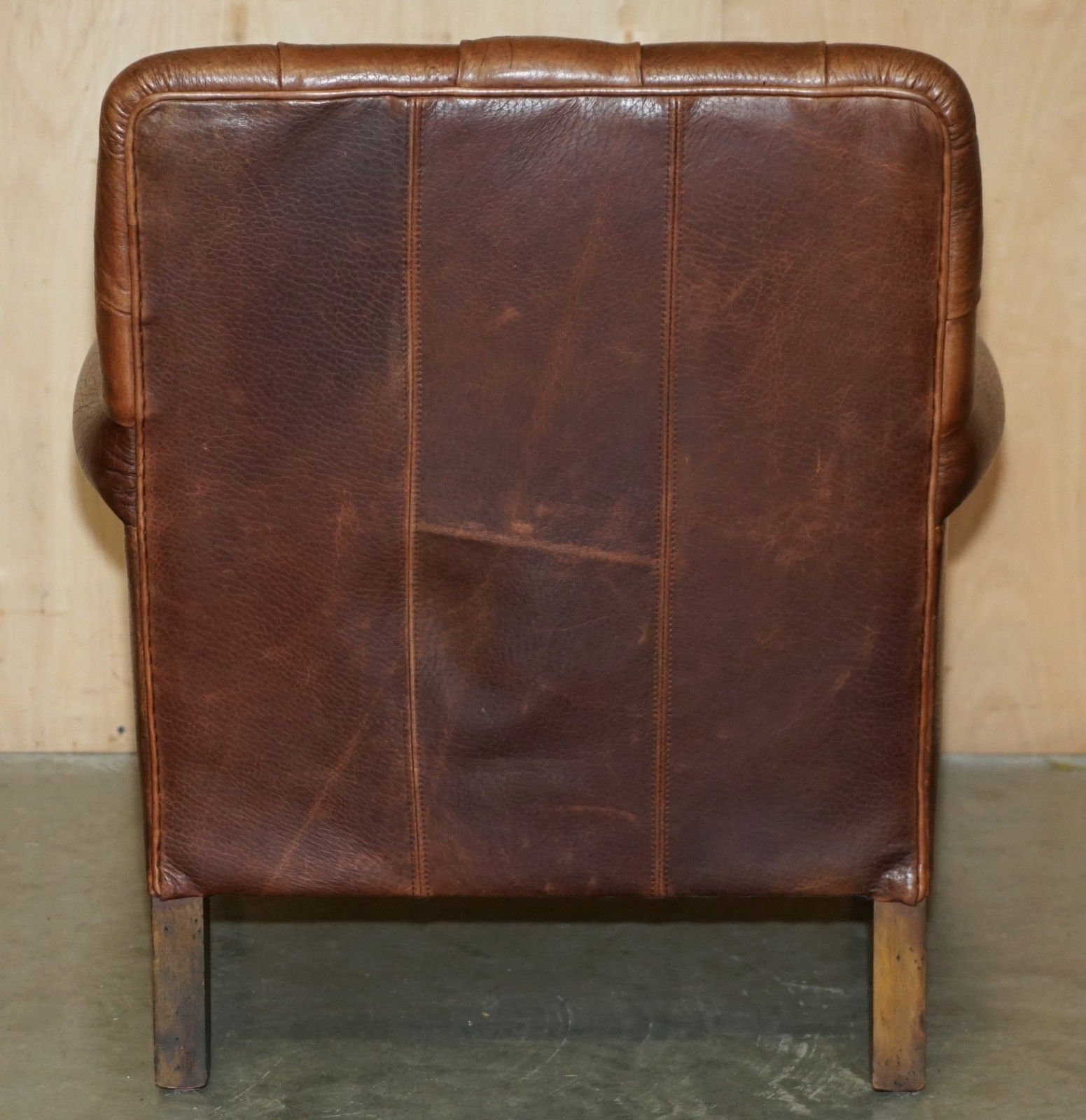 photo vinterior Lovely Brown Leather Chesterfield Tufted Kilim Upholstered Library Armchair