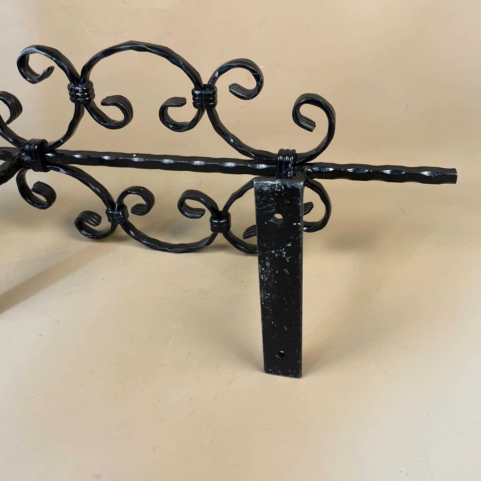 photo furniture Antique Style Black Metal Garden Hose Holder Hanger Outdoor Wall Bracket Victorian Style