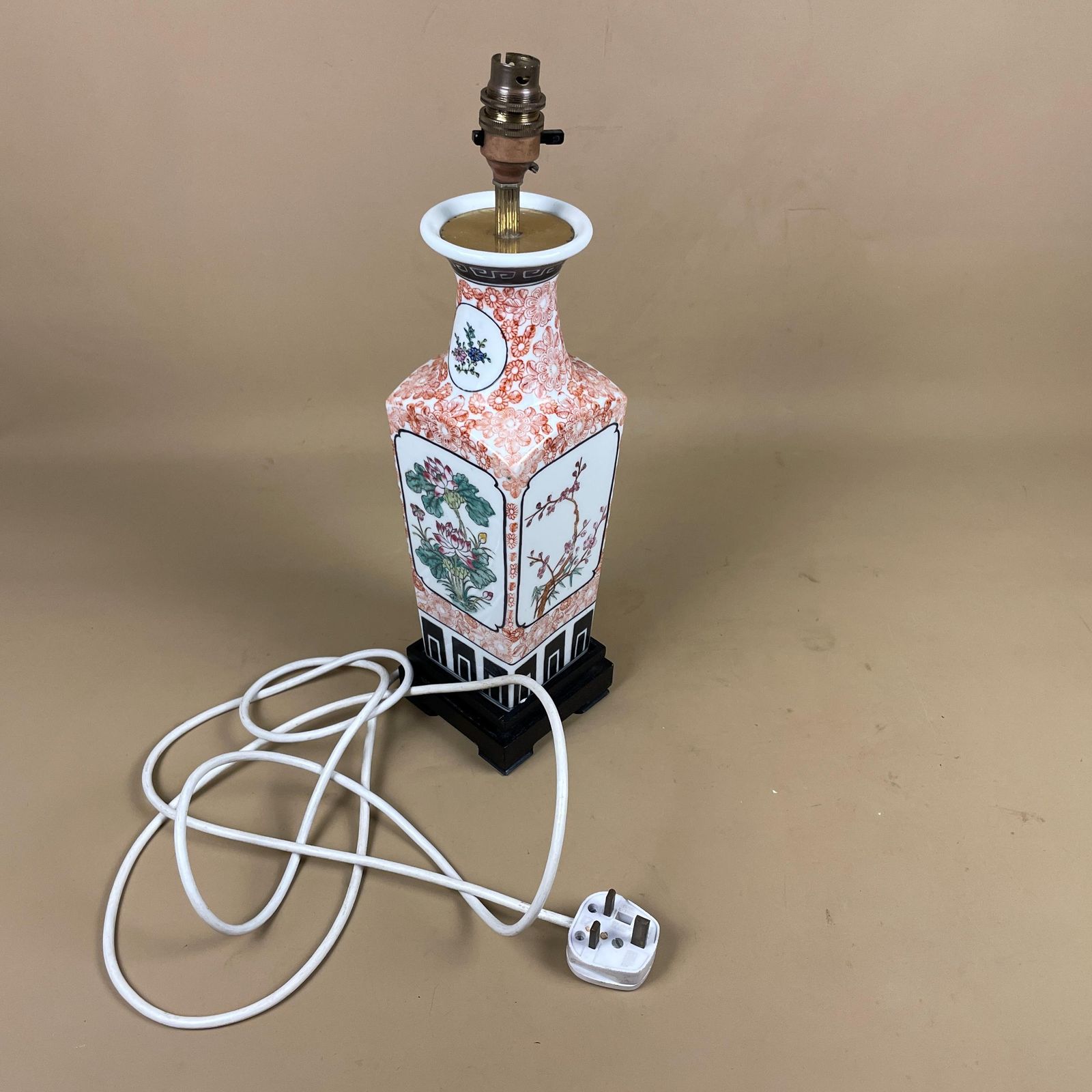 photo for sale Vintage Ceramic Lamp Light Bedside Table Hand Painted Floral Design Pattern Wood Base Oriental Chinese Vase White Antique Brass Ginger Jar