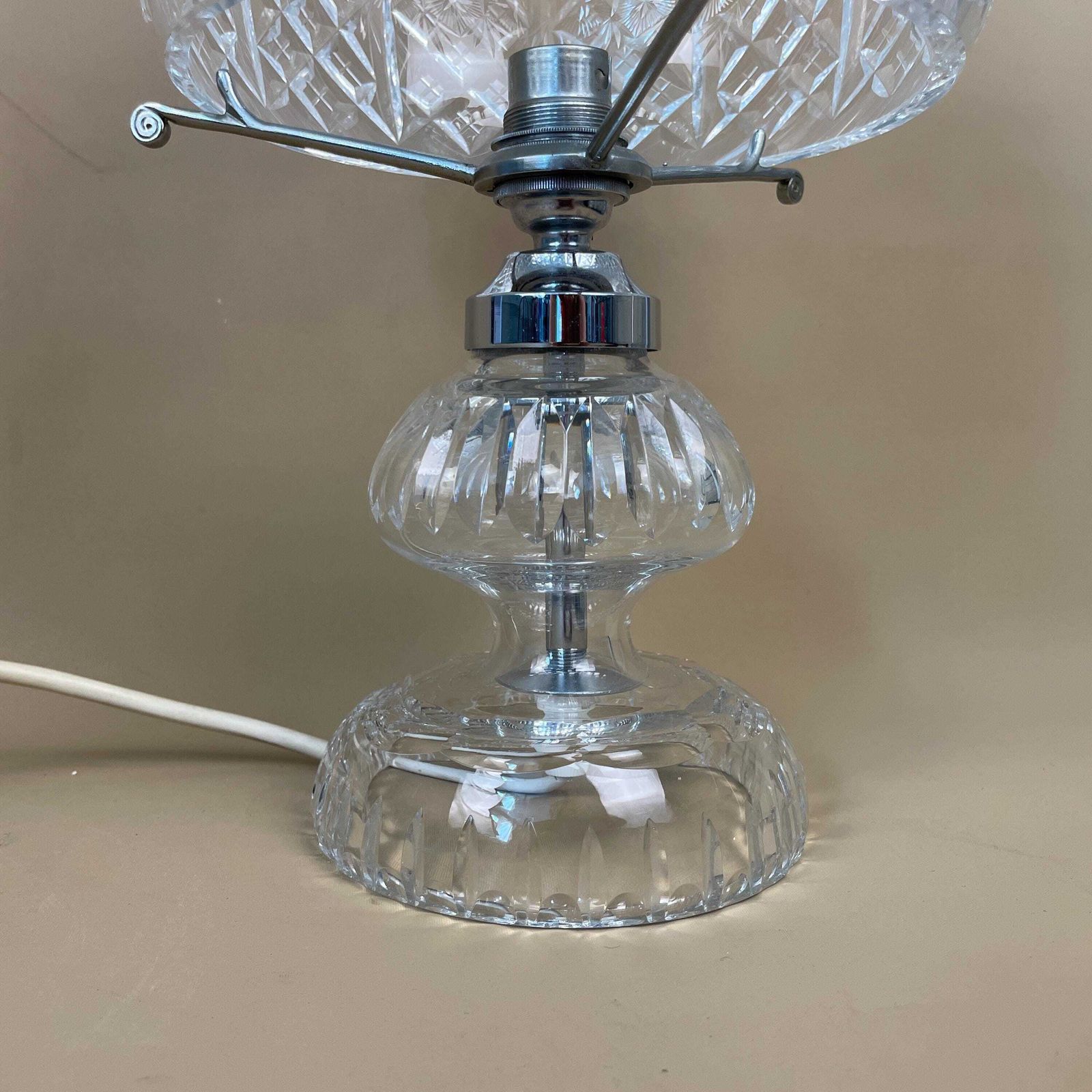 Antique Clear Cut Glass Lamp Light Bedside Table Silver Fitting Art Deco Scalloped Edge Vintage Dome Round Shade Patterned Pattern Oil photo vinterior