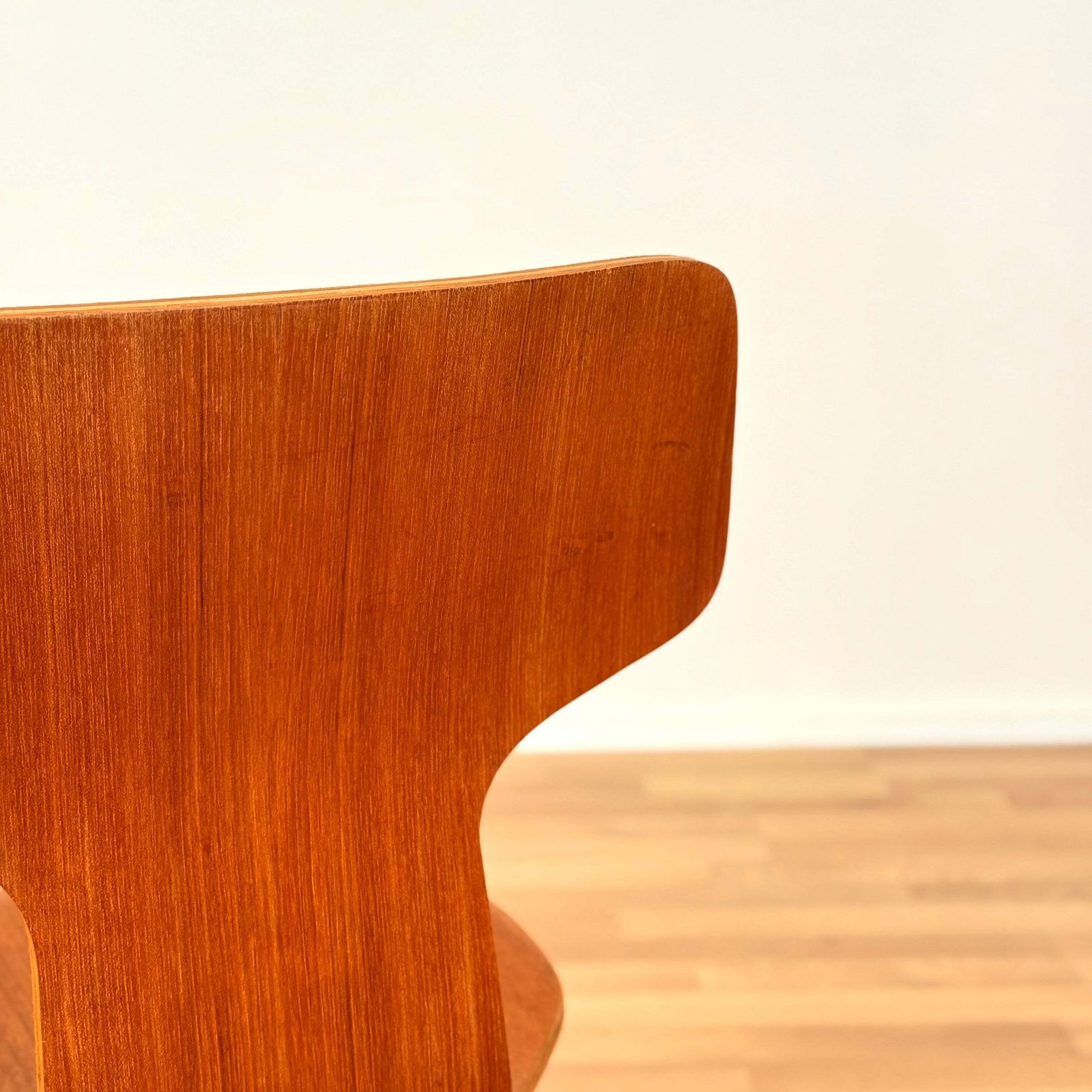 Furniture Single Dining Chair Made Of Teak By Fritz Hansen photo