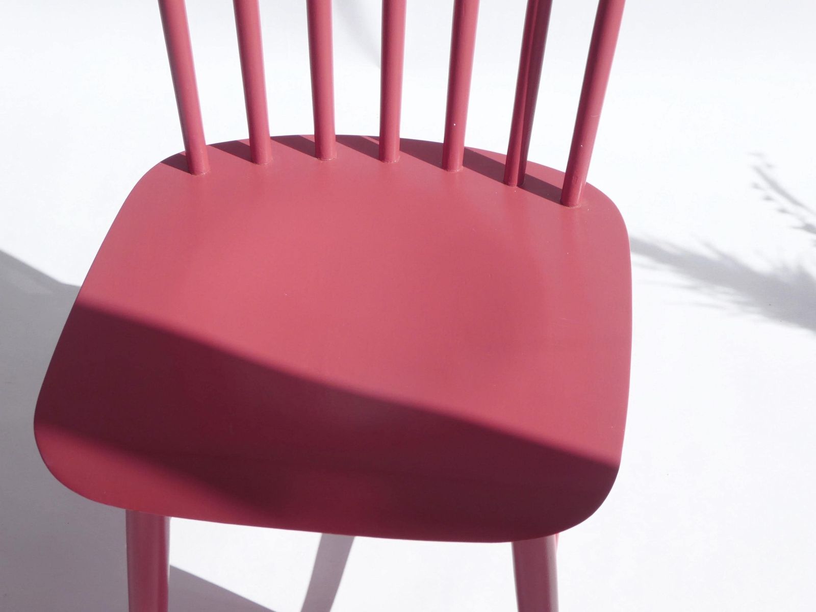 Mid Century Pink Wooden Chair Made In Czechoslovakia, Vintage Spindle Seat, Colourful Chair photo vinterior