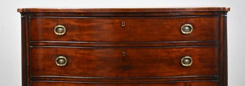 18th Century Mahogany Serpentine Chest Of Drawers photo for sale