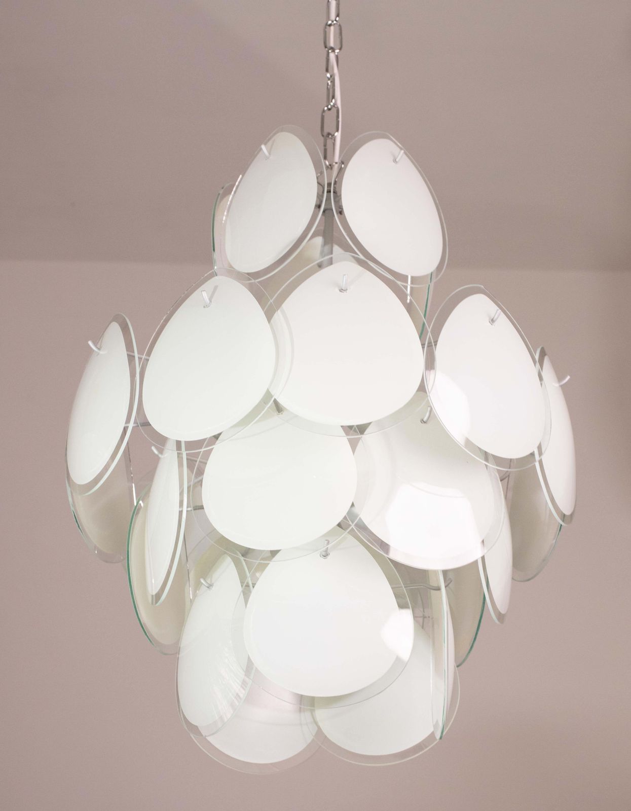 Vistosi White Murano Glass Teardrop Shaped Discs Chandelier, Italy, 1970s photo Lighting