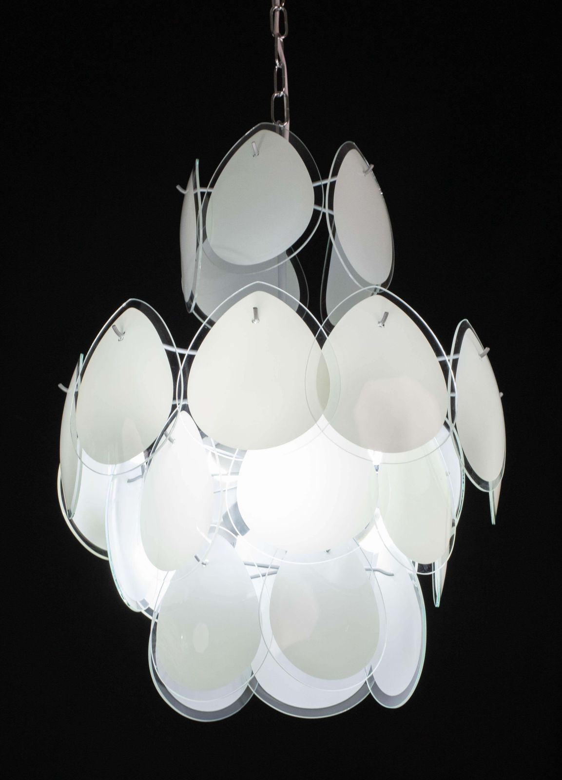 Vistosi White Murano Glass Teardrop Shaped Discs Chandelier, Italy, 1970s photo 2658.0