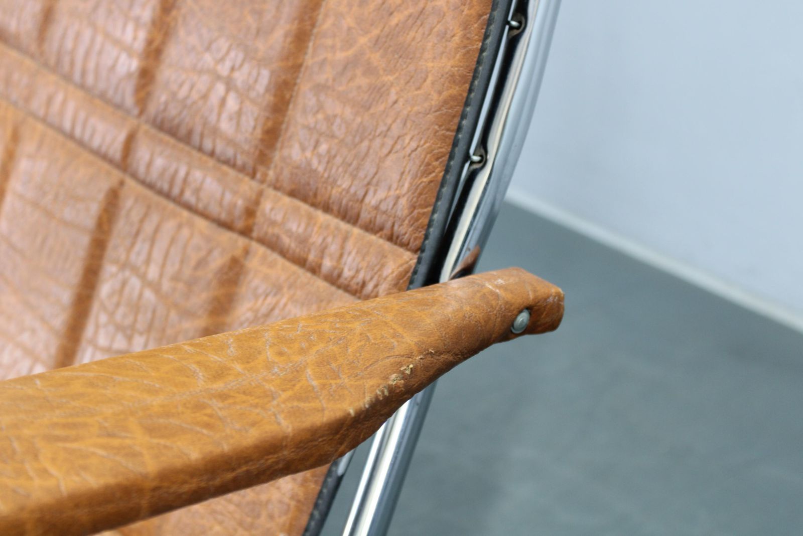 photo furniture 1970s Italian Folding Lounge Chair With Leatherette Upholster