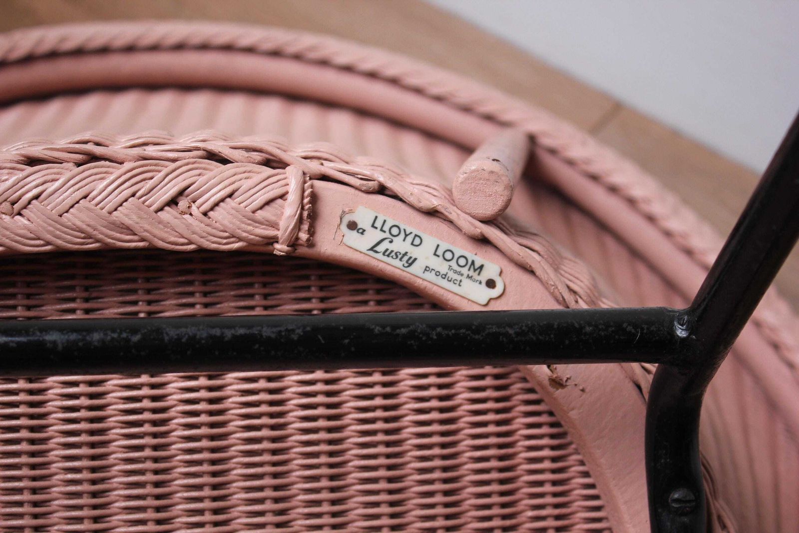 photo furniture Mid Century Modern Lloyd Loom Lusty M300 Cocktail Lounge Chair