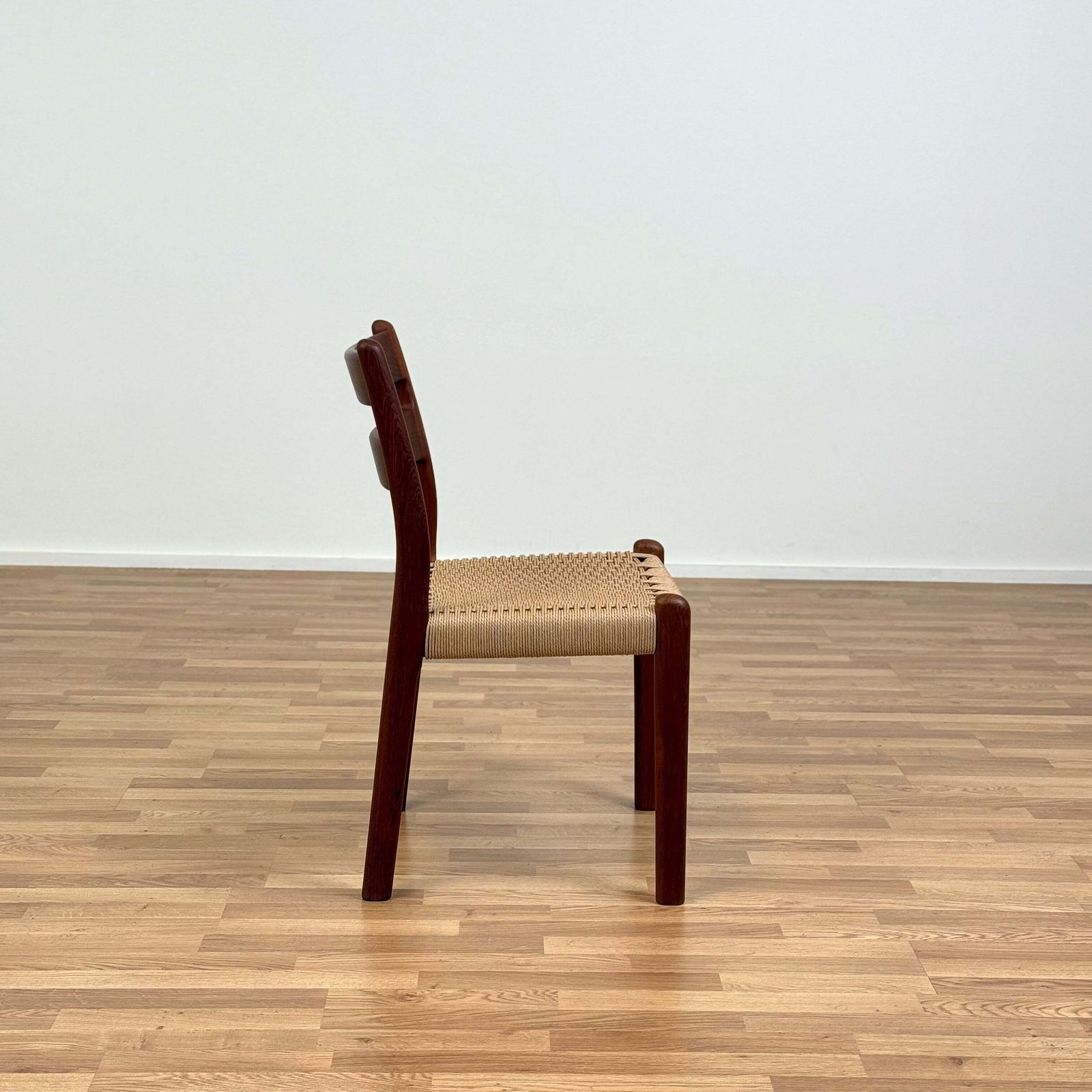 Set Of 6 Dining Chairs In Teak By Emc Møbler photo 4851.0
