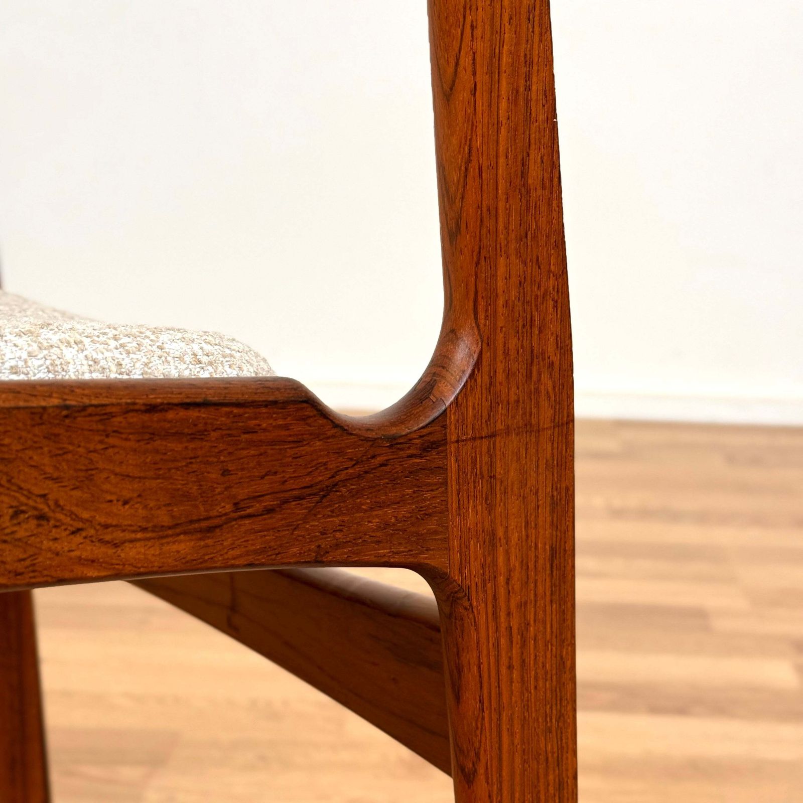 Set Of 6 Dining Chairs In Santos Rosewood By Erik Buch For Nova Stolefabrik photo vintage