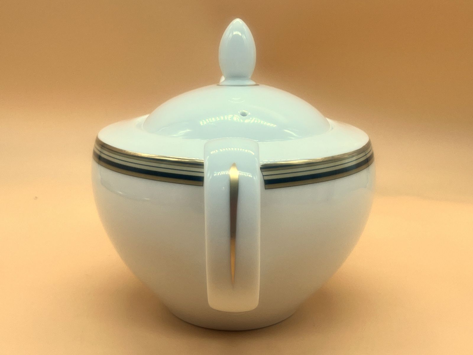 photo for sale Royal Doulton China Coronado New Romance Collection Design 2 Pint Capacity Tea Pot. Tc1207. C1995.