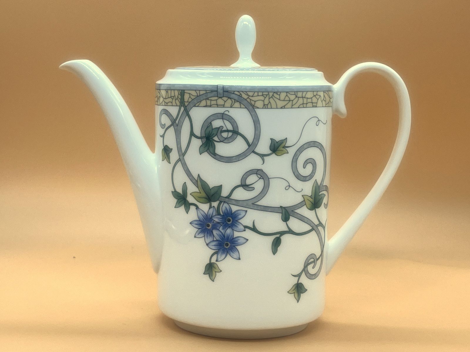 Large Wedgwood Pottery Aegina Design 2 Pint Capacity Coffee Pot.