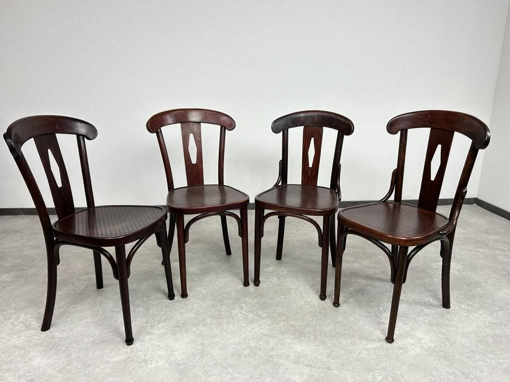 Set Of 4 Thonet Dining Chairs No.164