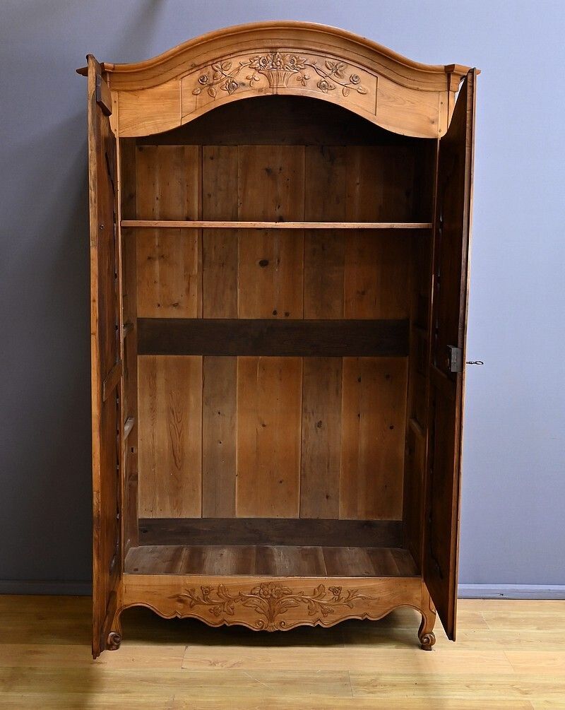 photo vintage Nantaise Cherrywood Wardrobe, Louis XV Style – Part 1 Of The 19th Century