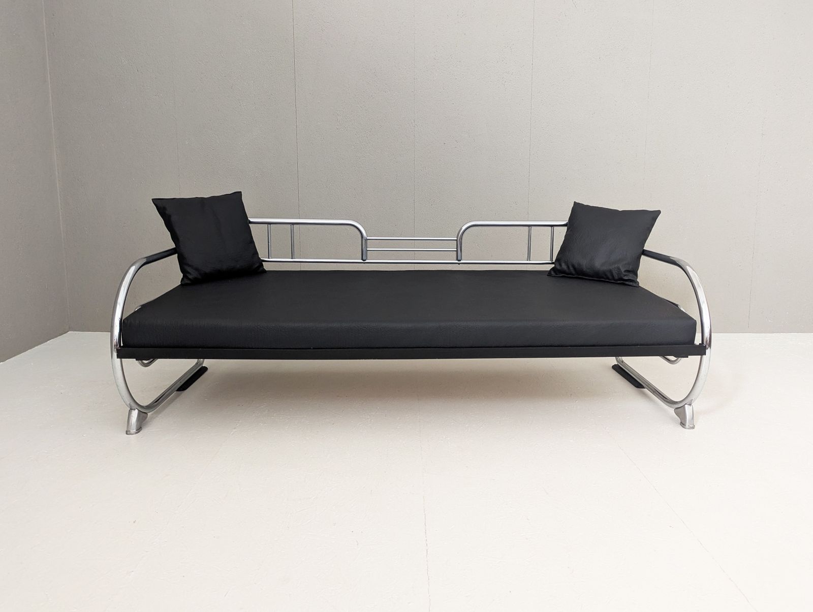 Bauhaus Tubular Steel Sofa By Hynek Gottwald, 1930s photo for sale