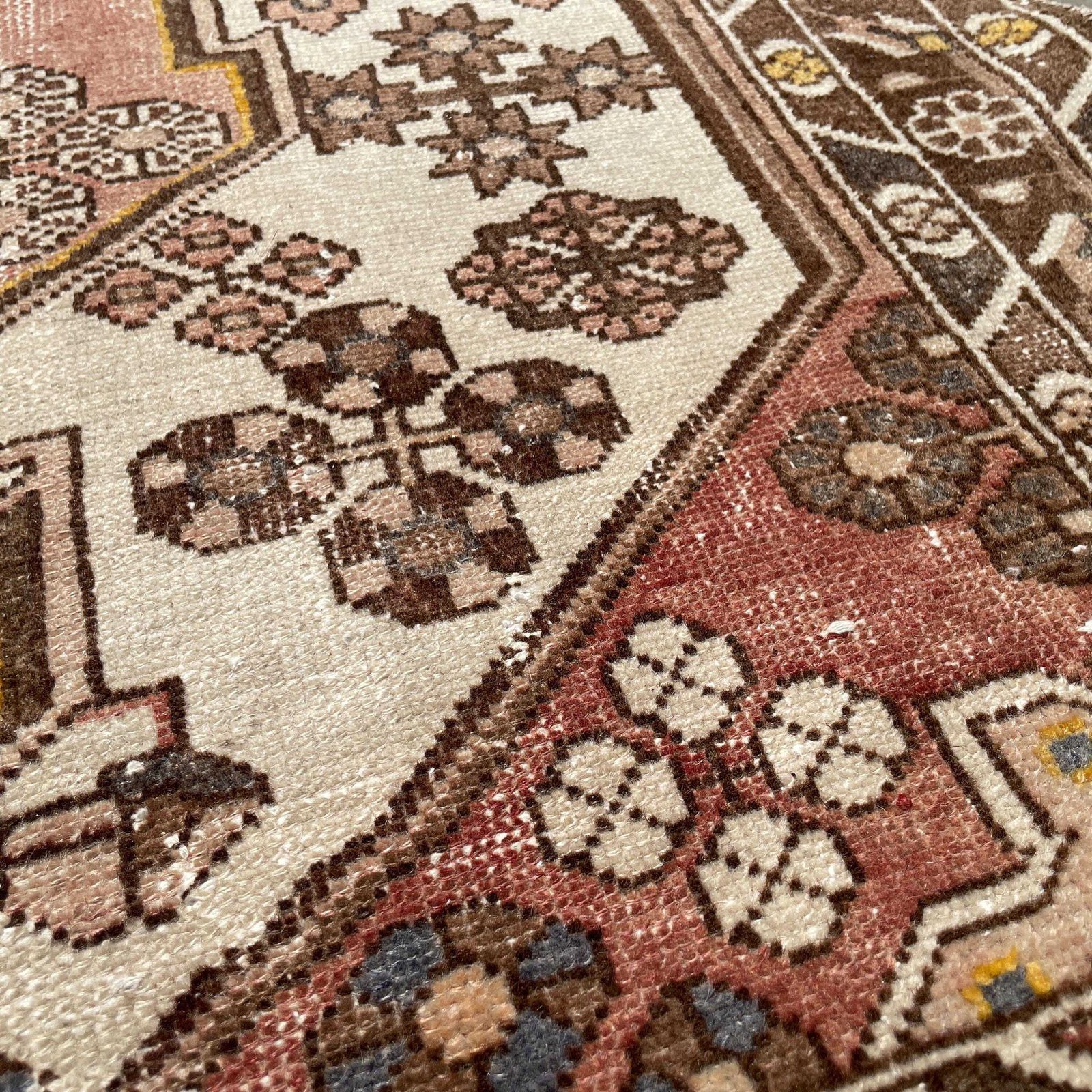 Antique Hand Woven Rug Carpet Mat Rectangle Wool Vintage Pattern Floor Mat Handmade Textile Patterned 102x158cm Brown Cream Pink Muted photo vinterior