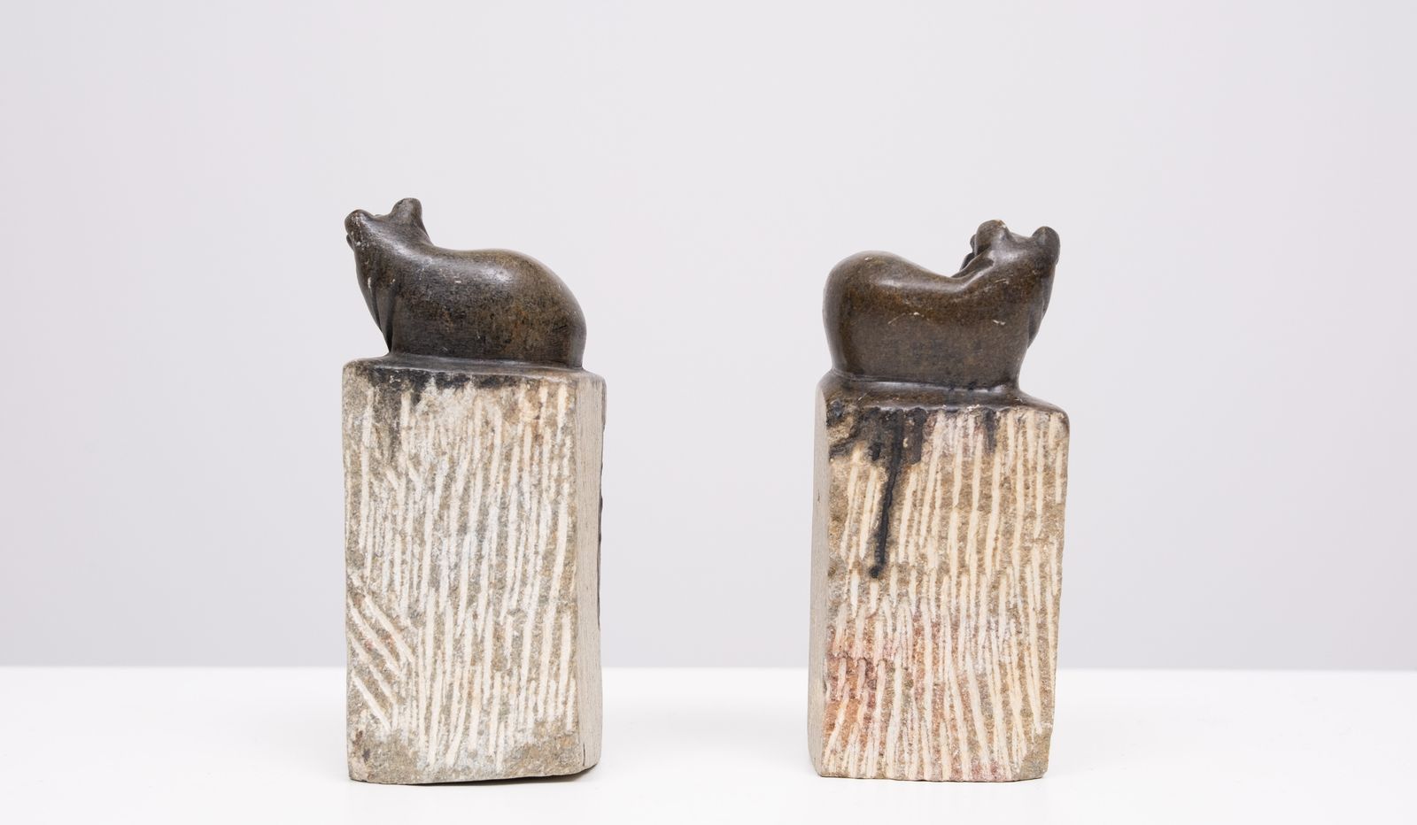 Hippo Bookends Granite Hand Carved 1980s Finland photo vinterior