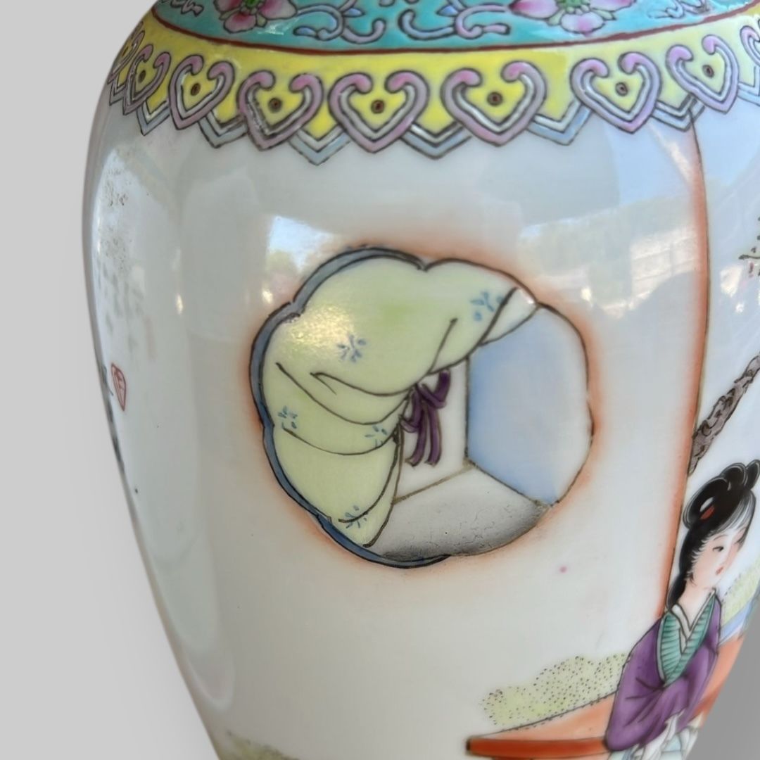 Home Decor An Attractive Pair Of Canton Style Vases photo