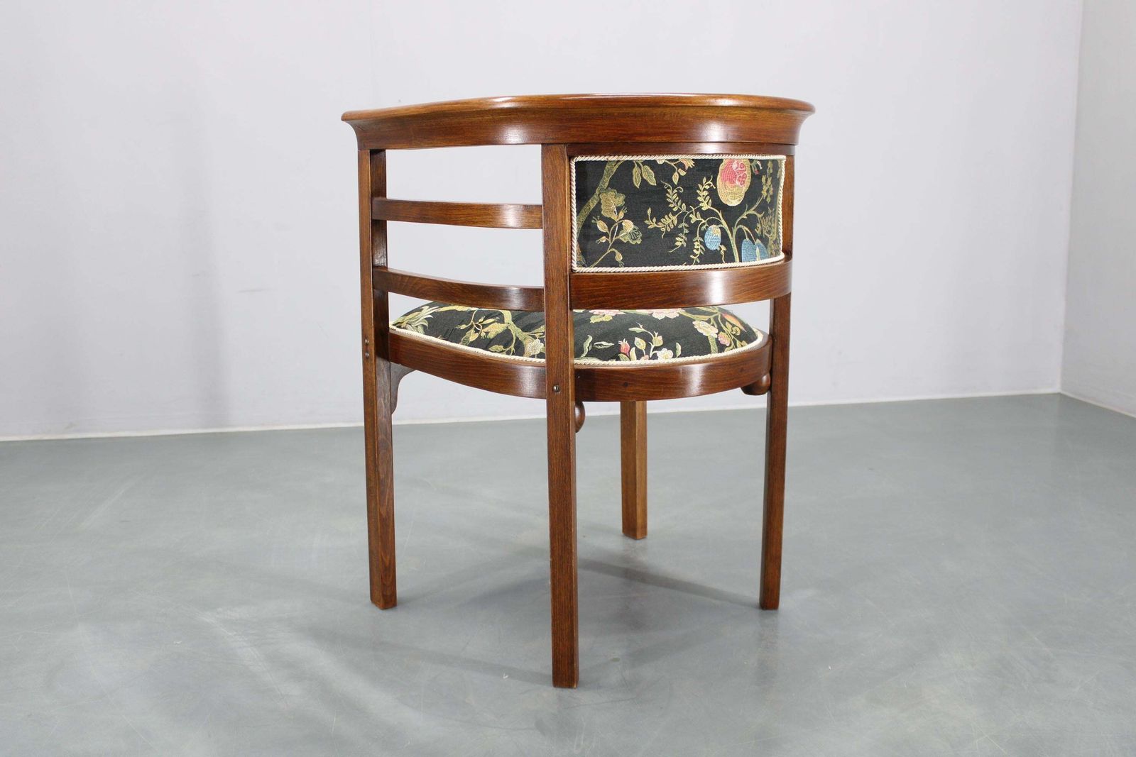 1930s Thonet Restored Armchair, Czechoslovakia photo vinterior