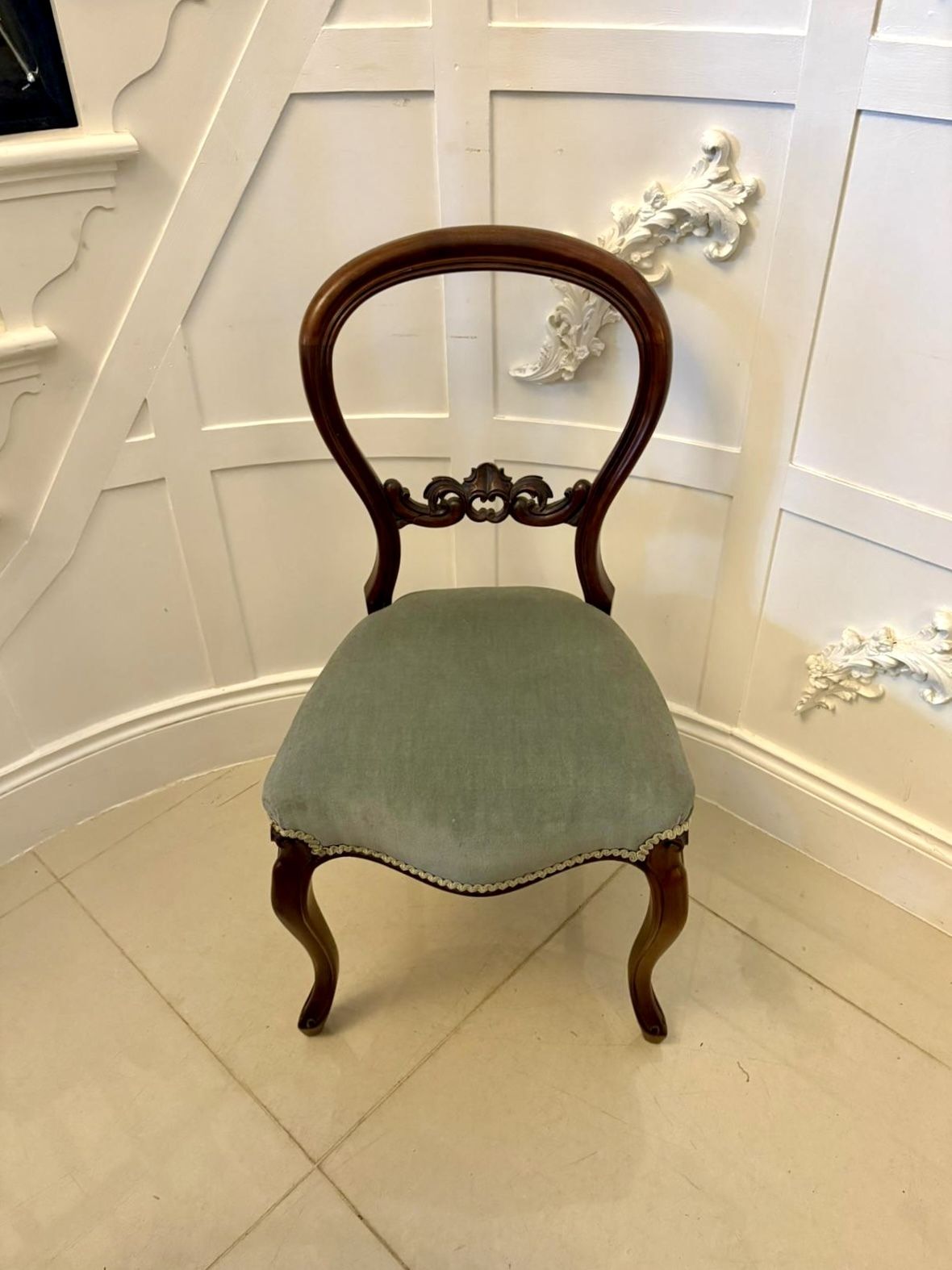 photo furniture Set Of Six Antique 19th Century Quality Carved Mahogany Dining Chairs