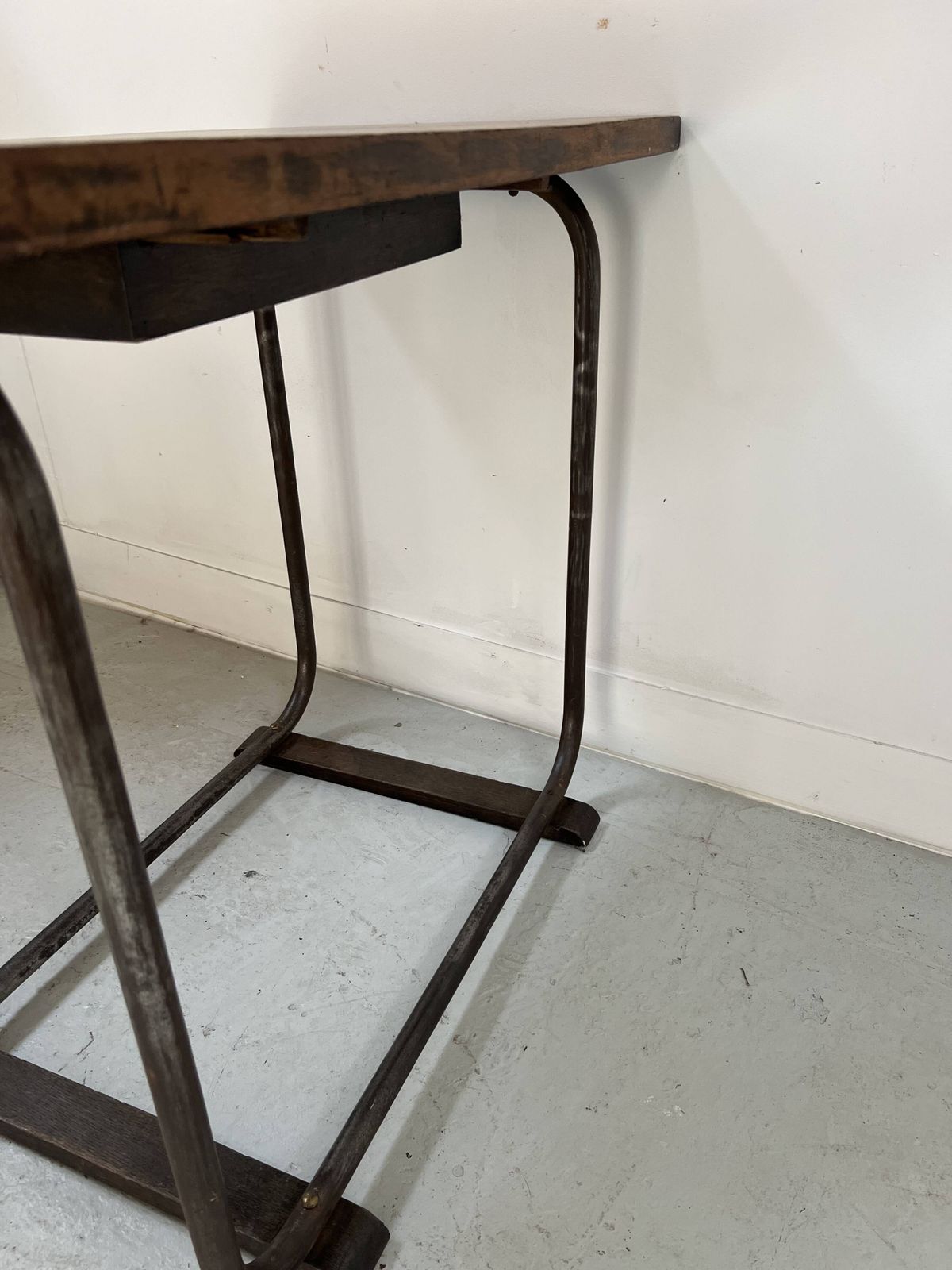Page 1 Of 11 Designer Desk In Tube And Wooden Top, 20th Century photo vinterior