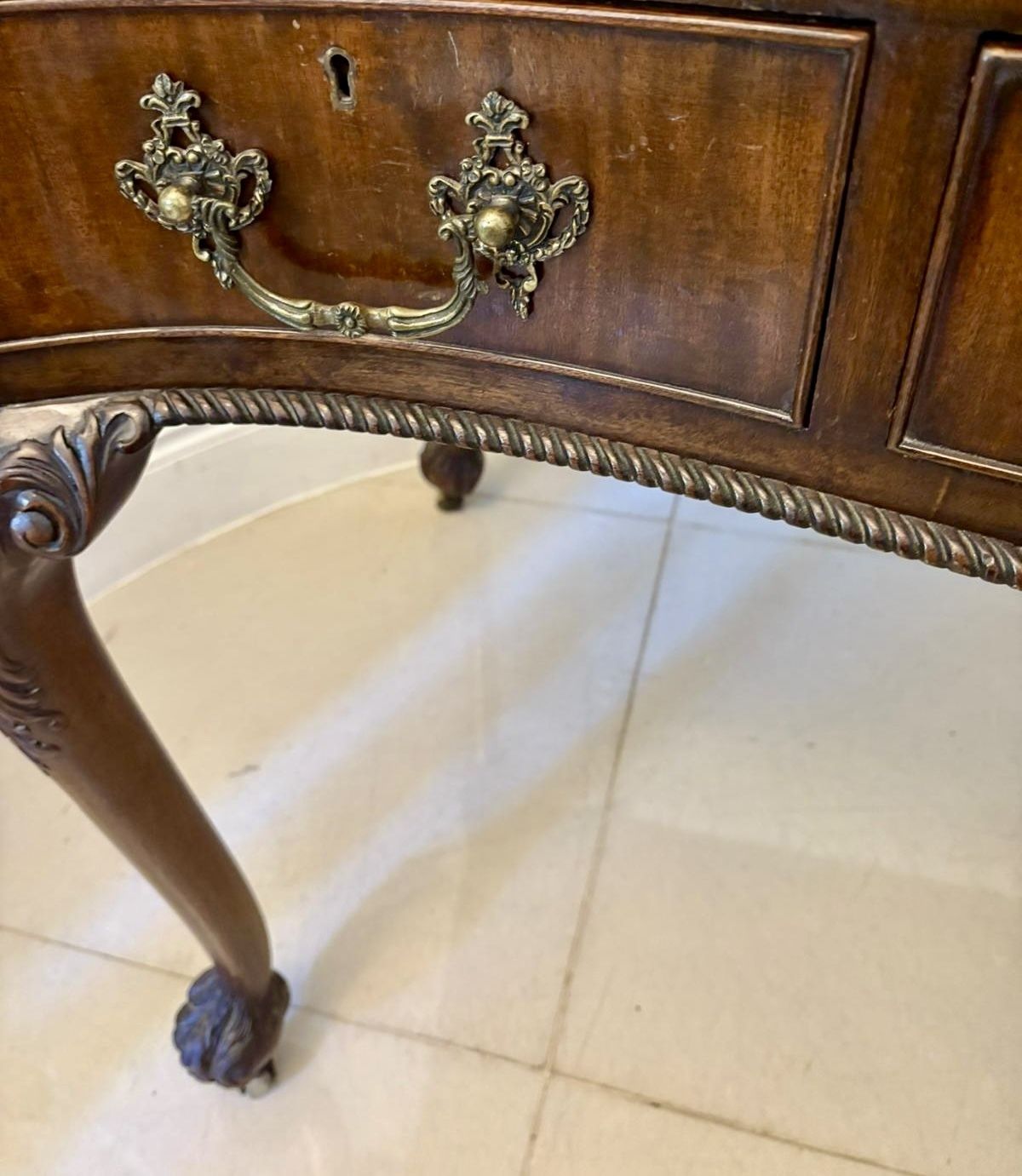 2385.0 Antique 19th Century Quality Carved Mahogany Desk photo