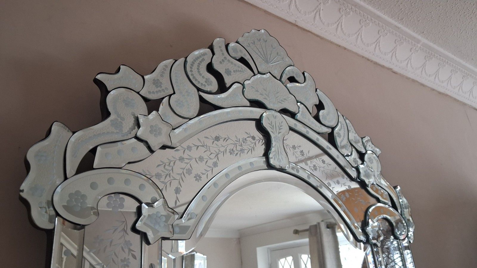 Beautiful Venetian Etched And Bevelled Glass Ornate Large Mirror photo vinterior