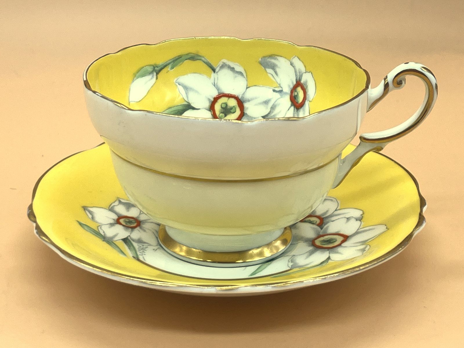 75.0 Art Deco Paragon China Double Warrant Narcissus (Daffodil) Tea Cup & Saucer Duo. No A539. C1939   49. photo