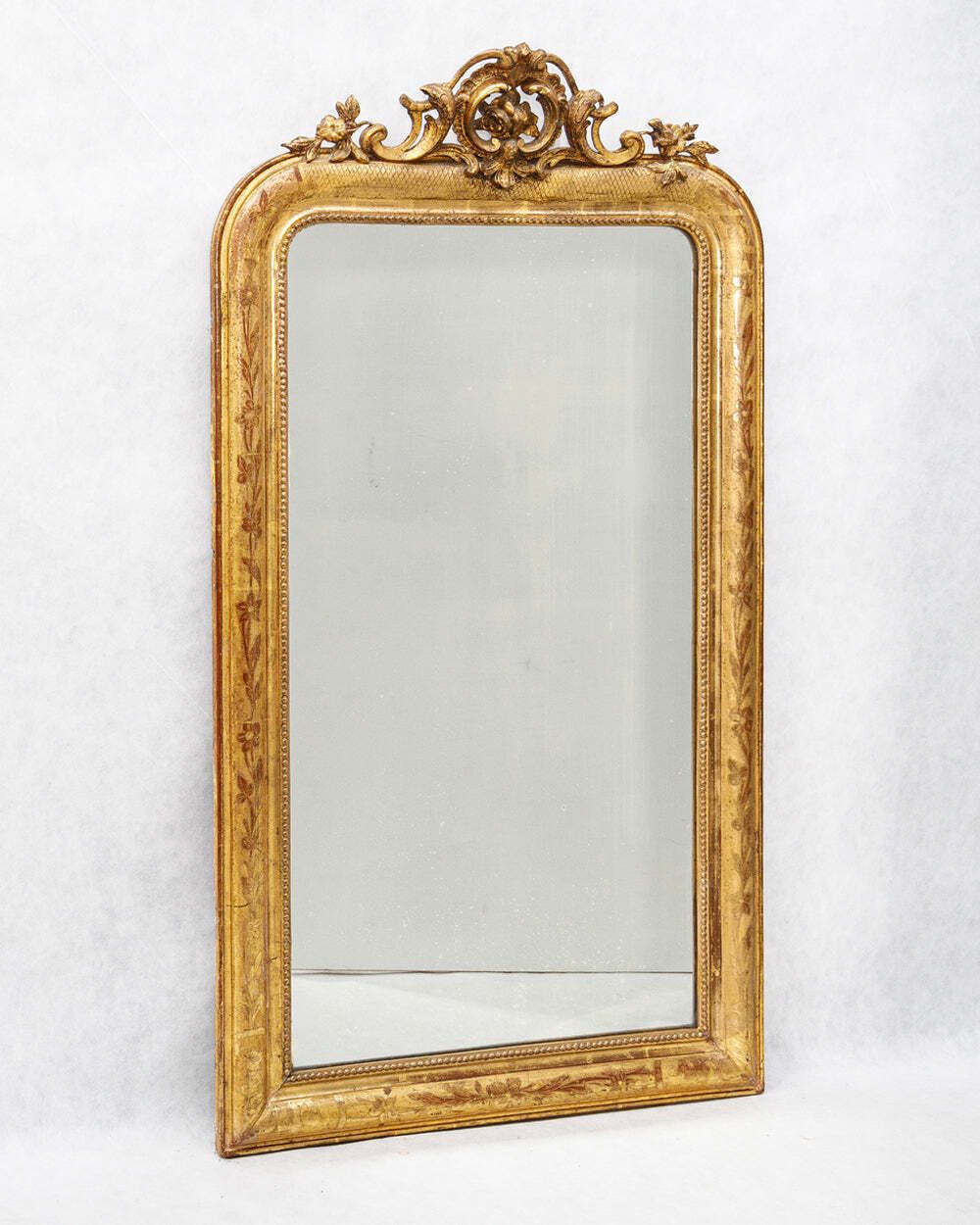 19e Eeuwse Louis Philippe Spiegel Met Sierlijk Roosbekroning photo furniture