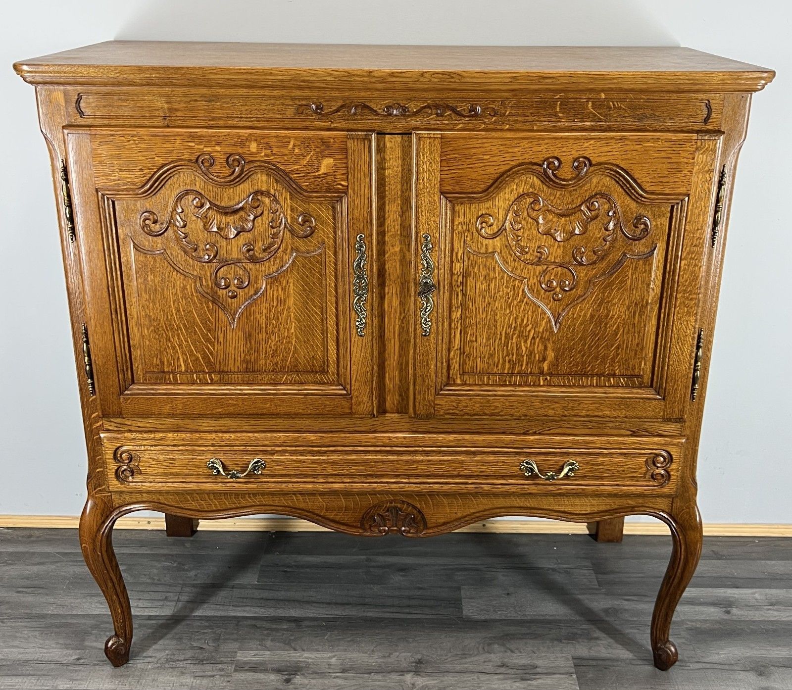Cabinet Vintage French Louis Style Oak Carved Sideboard With Drawer Lot 4017