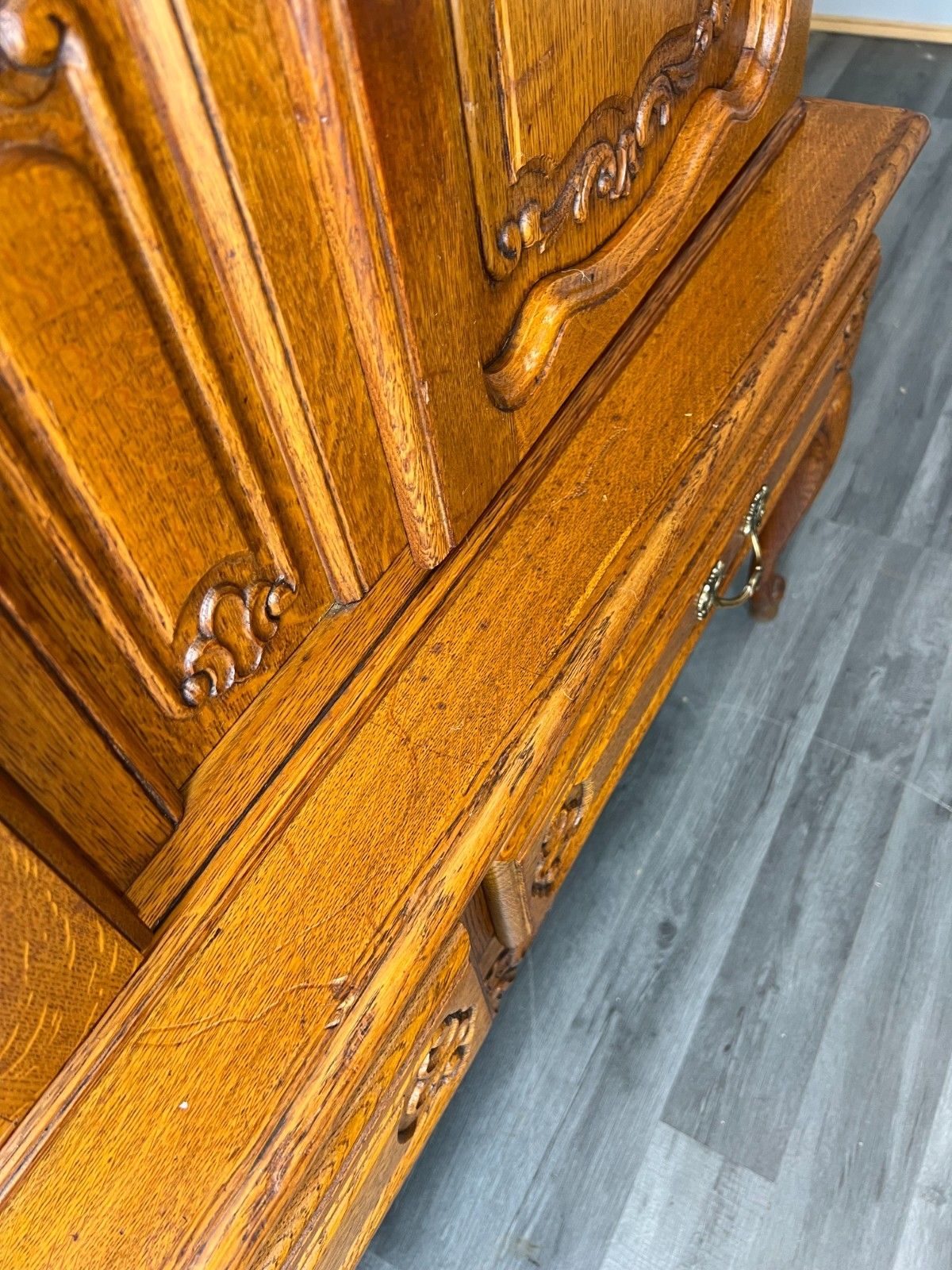 photo furniture Cabinet Vintage French Louis Style Oak Carved Sideboard With Drawers Lot 4015