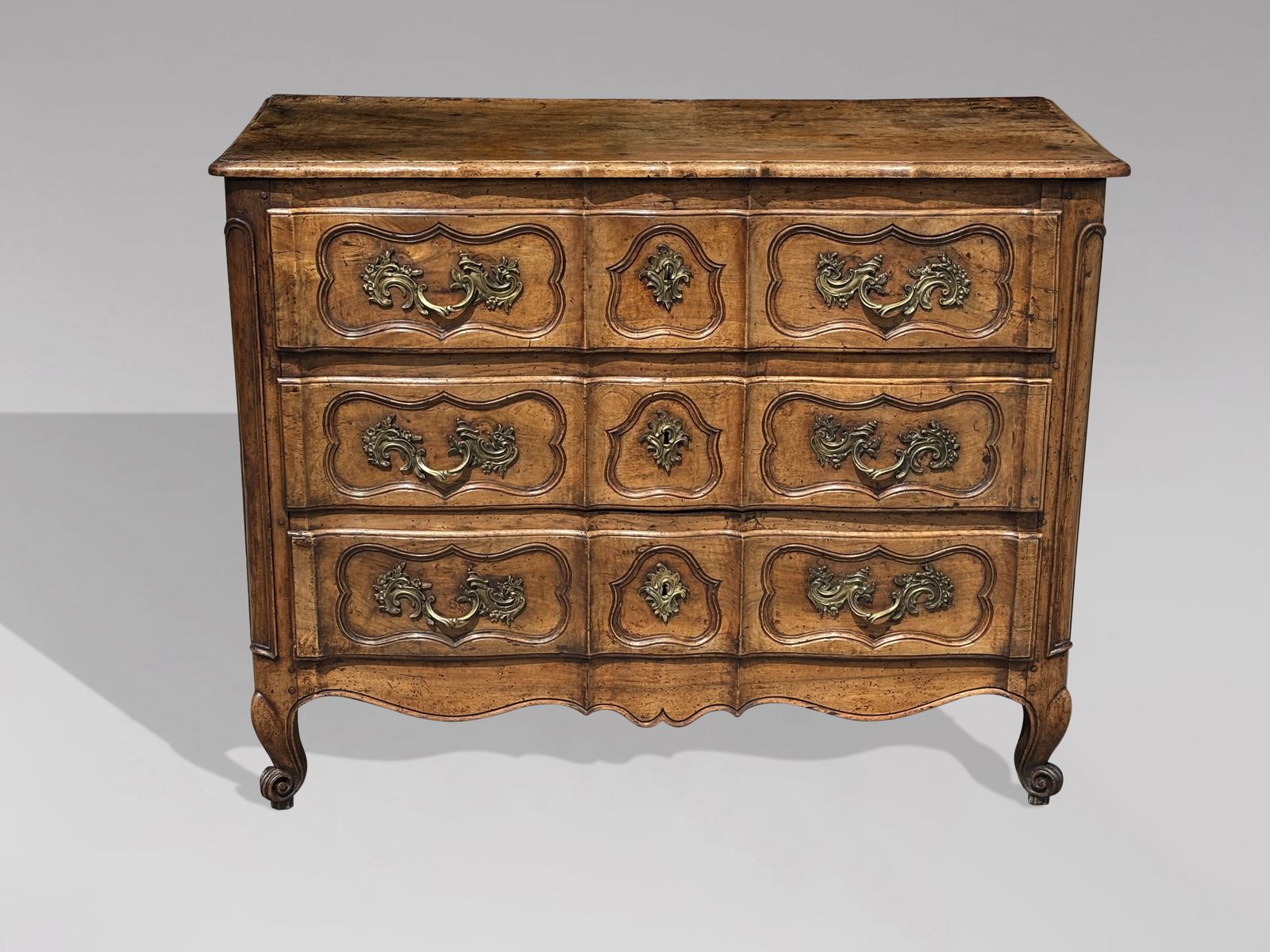 Mid 18th Century Louis XV Period Walnut Commode photo 4000.0