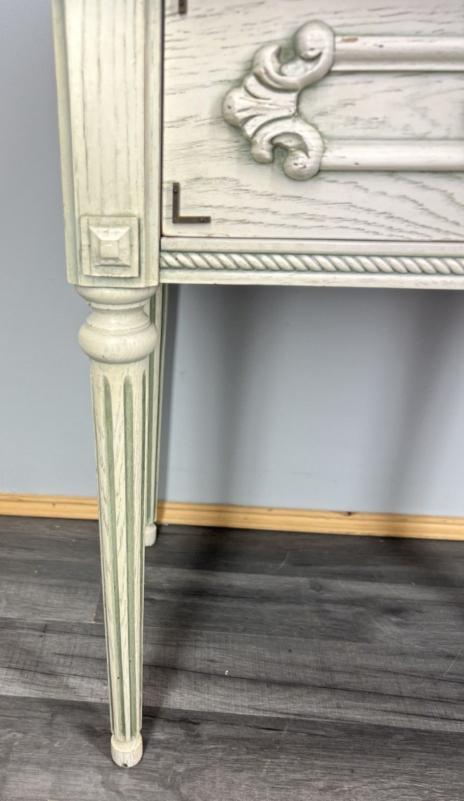 Bedside Table Vintage Carved Shabby Chic Painted Drawer Fluted Legs Lot 4042 photo vinterior