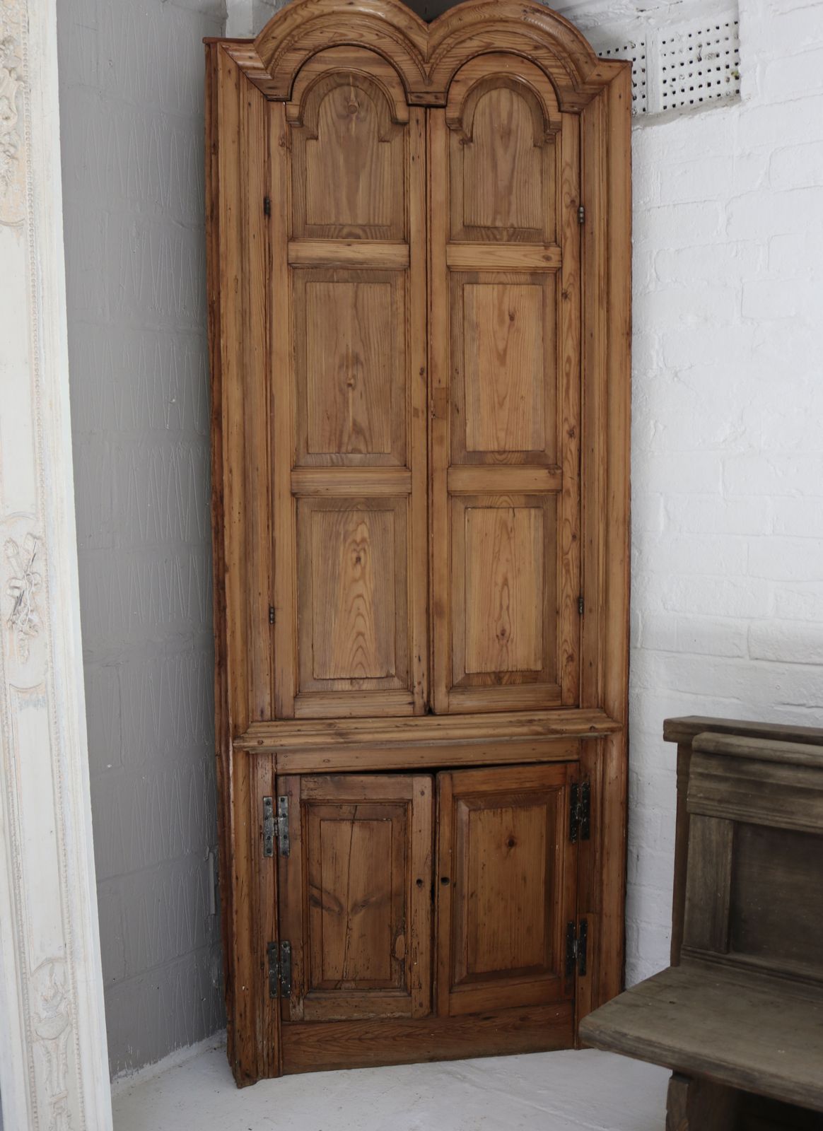 photo vinterior Stunning Stately Home Tall Antique Pine Corner Unit