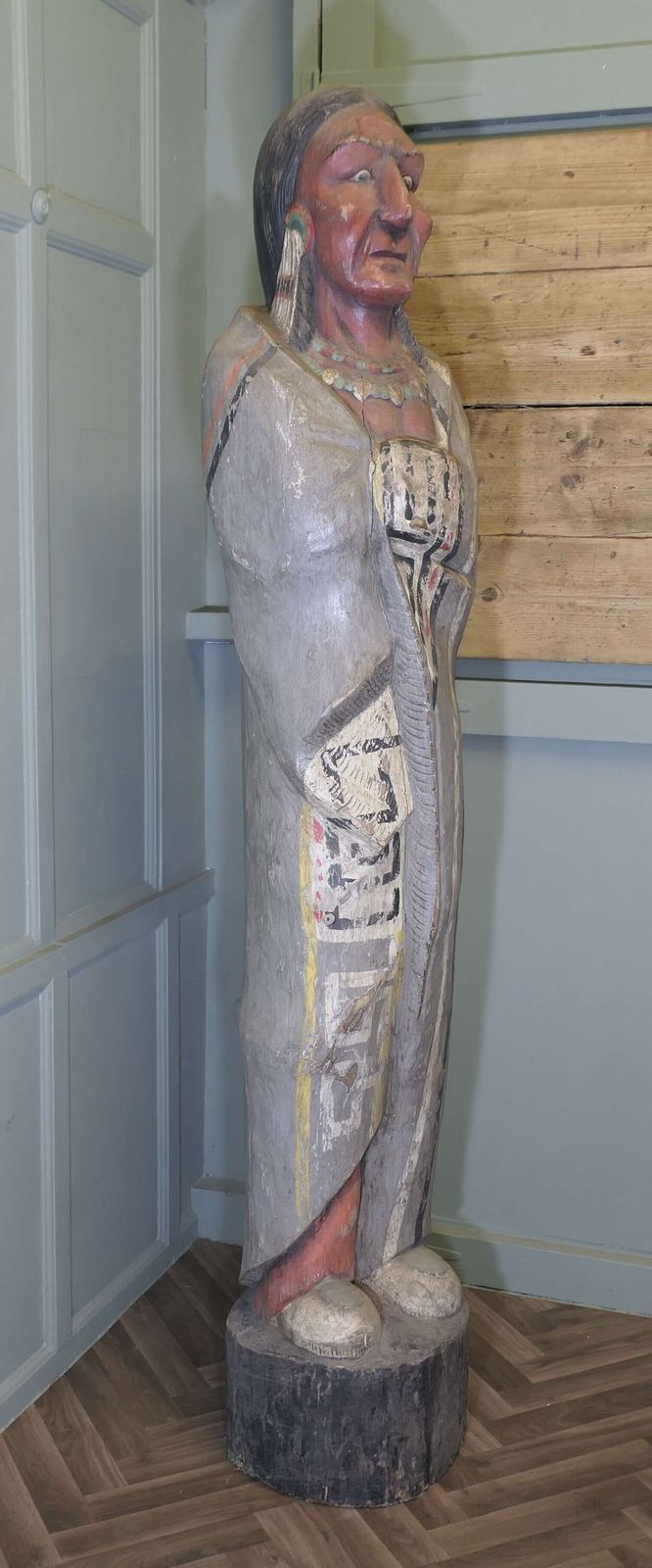 Large Carved Cigar Store Indian, Shop Trade Sign This Is A Very Rare Find, He Is A Full S photo vinterior