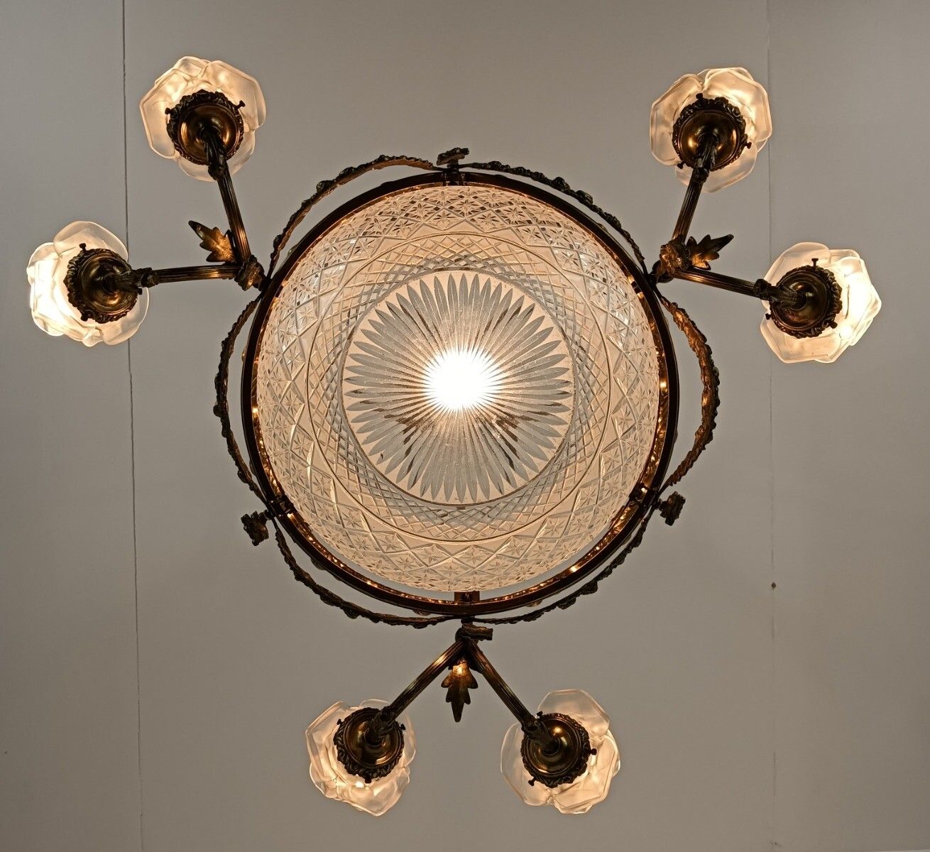 Art Deco Art Nouveau Chandelier Brass  Ornate Flower Shades Etched Glass 7 Light photo vinterior