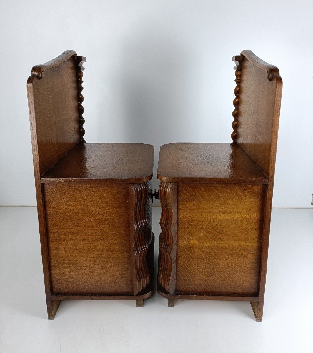 photo furniture Pair Couple Antique Jugendstil Nightstands Wood Barley Twist End Tables Vanity C
