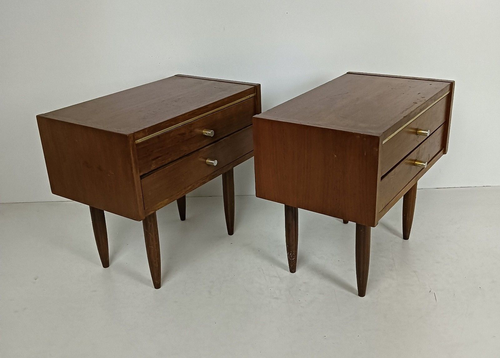 567.0 Pair Funky  Wooden Nightstands End Tables Bedroom Cabinets Retro Vintage Brown photo
