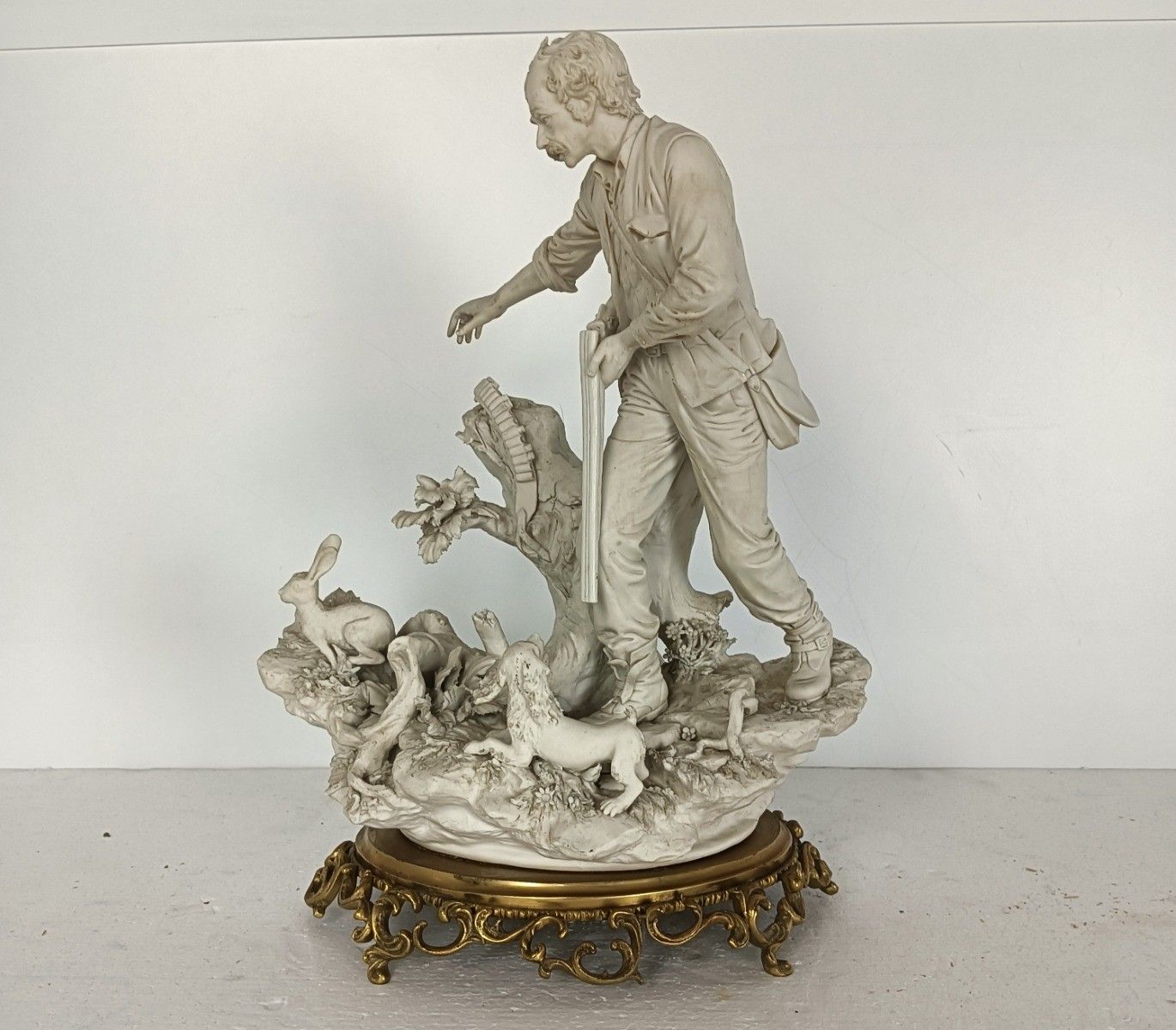 Large Group Figurine Porcelain White Hunt Italy Capodimonte Sandro Maggioni Vint