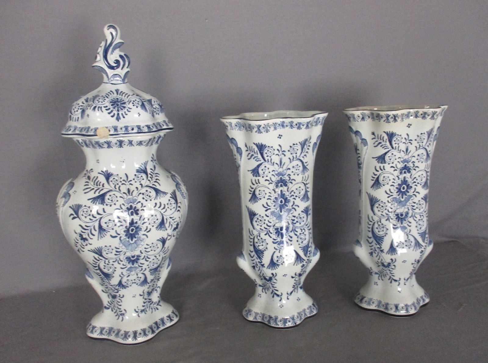 3 Pcs Delft Blue Pottery Garniture Set 2 Trumpet Vases Matching Covered Urn photo vinterior