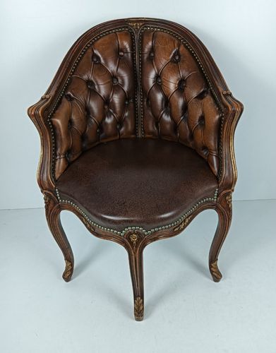 photo furniture Gorgeous Vintage Corner Arm Desk Chair Leather Wood Chesterfield Vintage