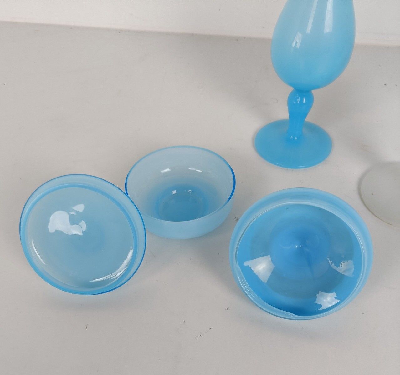 Set Of 3 Azzuro Baby Blue Art Glass Pieces Vase Apothecary Jar Jewelry Trinket B photo Home Decor