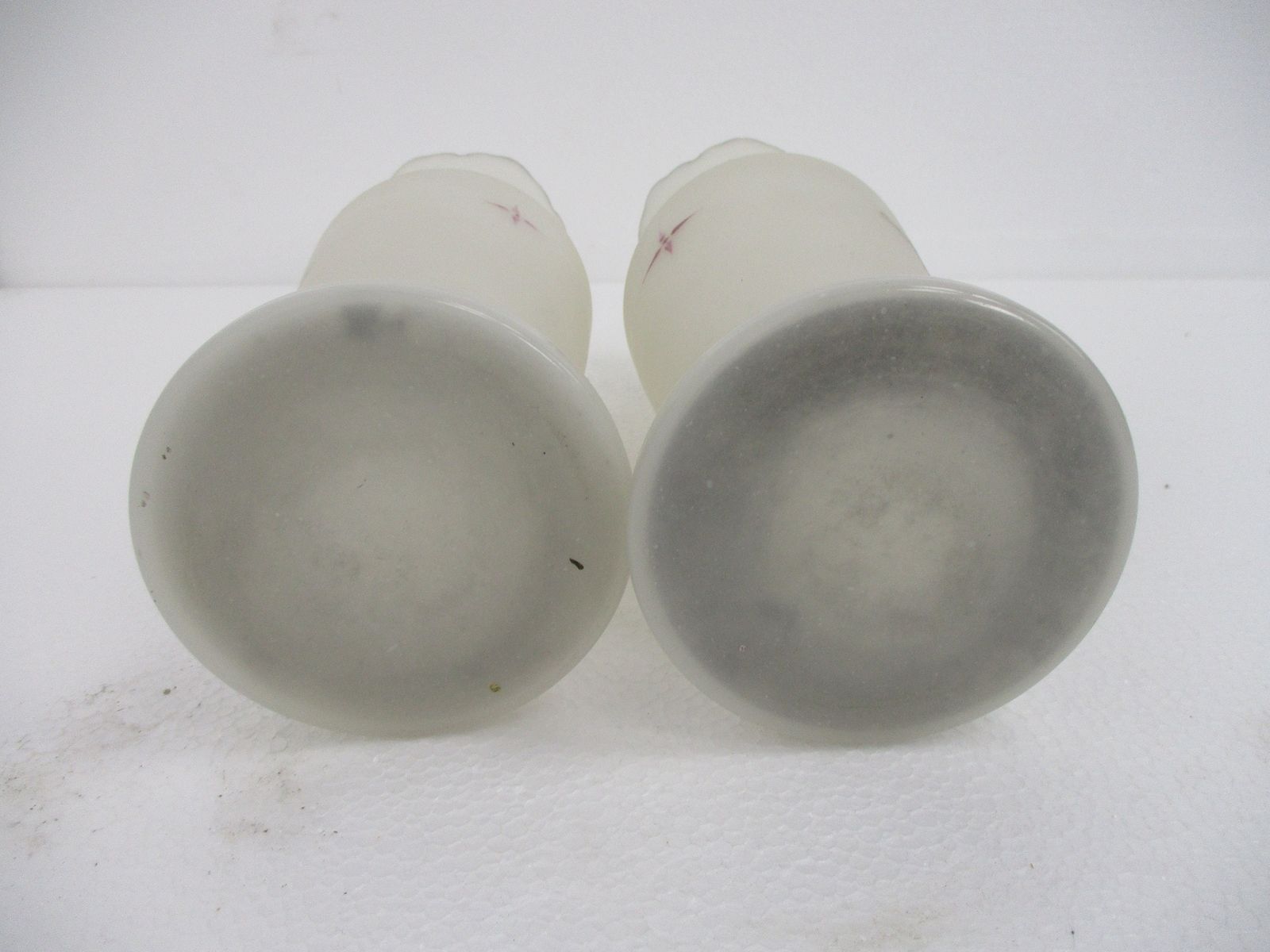 Couple Vintage Mid Century Modern Opaline Cased Hand Blown Glass Vases Enamel Lo photo vinterior