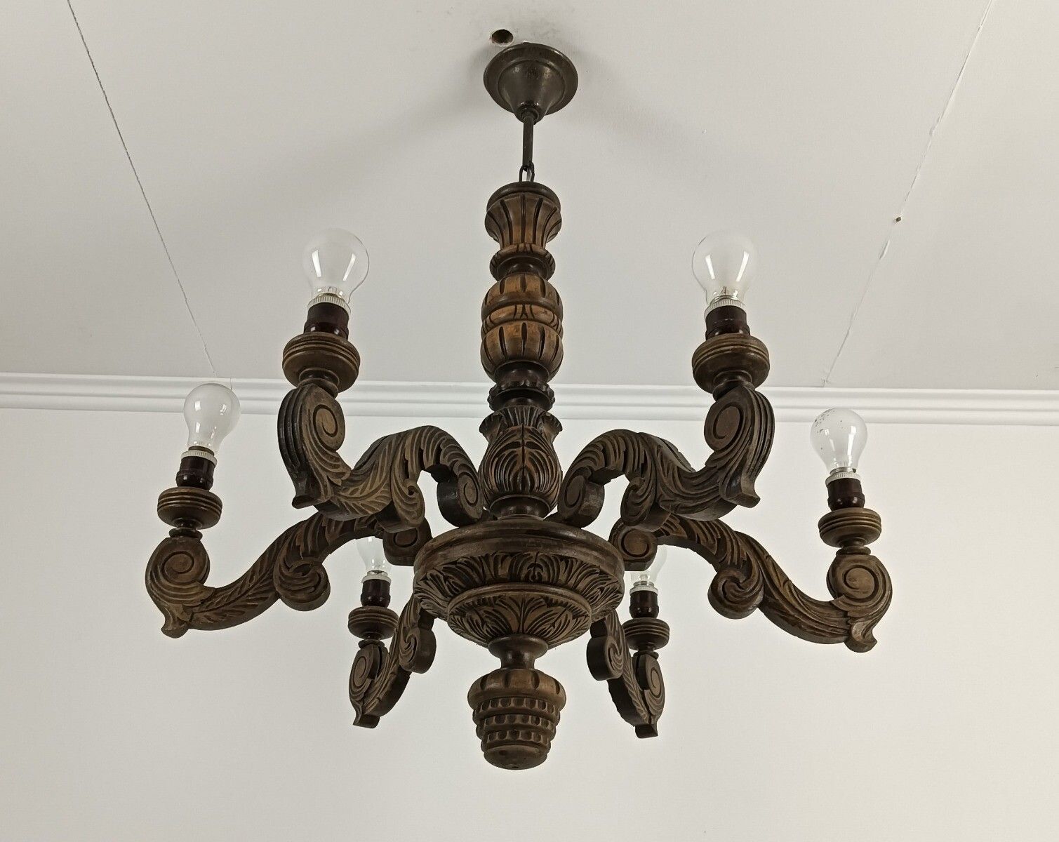 Lighting Gorgeous Wooden Carved Chandelier Barn Farmhouse Style 6 Lights Arm Vintage photo
