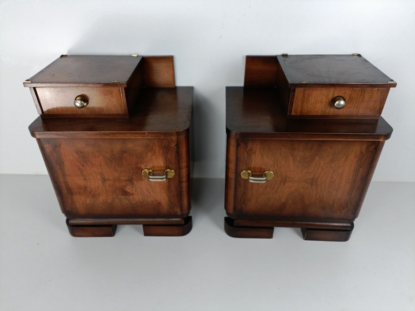photo furniture Pair Antique Art Deco Nightstands End Tables Dresser 20s 30s Vanity Cabinets  Wo