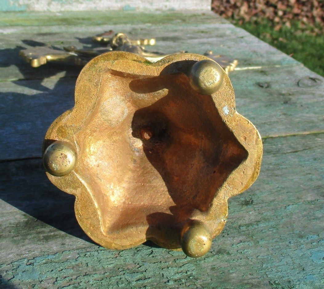 Antique Art Deco Brass Jesus Christ Standing Table  Cross Crucifix  Memento Mori photo vinterior