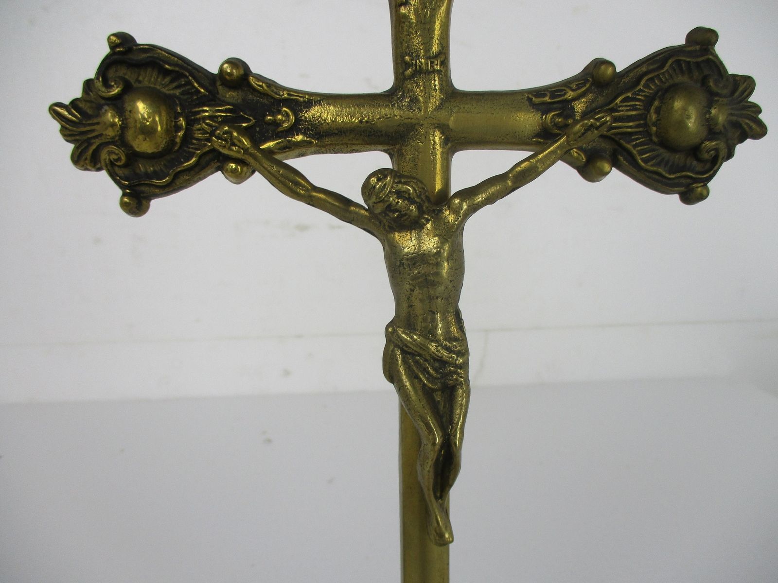 Brass Table Standing Crucifix Cross Jesus Christ Calvary Ornate Lion Feet 14.96& photo Art