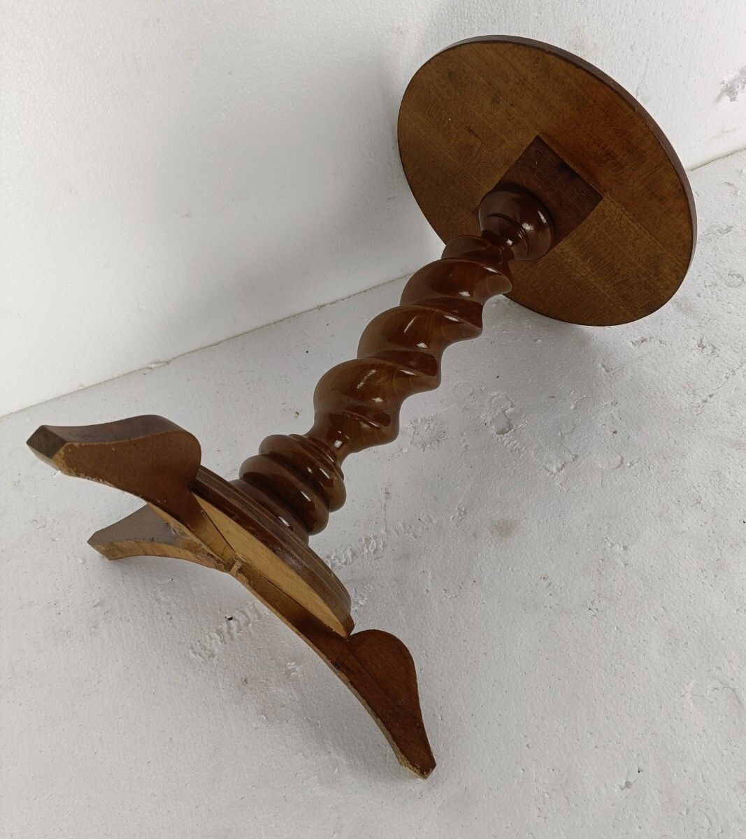 Vintage Hand Carved Wood Barley Twist Very Special Legs  Tripod Side Table Plant photo vintage