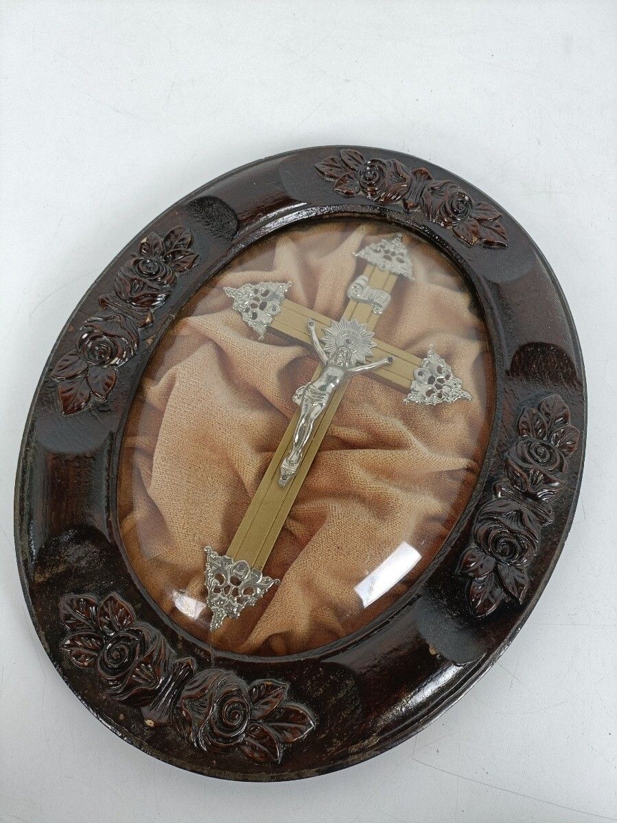 Antique Oval Ornate Wooden Frame Convex Glass Dome Crucifix Cross Golgotha photo 182.0