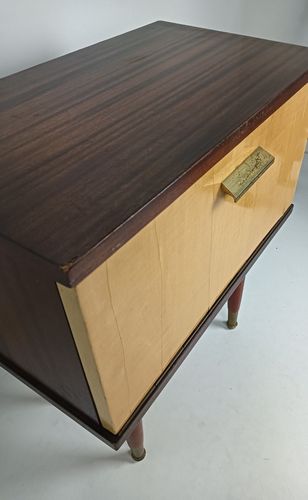 Couple Vintage Nightstands End Tables Cabinets Two Toned Wood Veneer Bedroom Tab photo 567.0