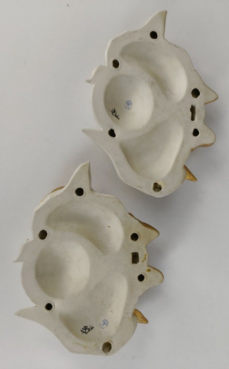 Pair Capodimonte Bedin Wall Hangings Planters Fonts Porcelain Italy Angels Gold photo vinterior